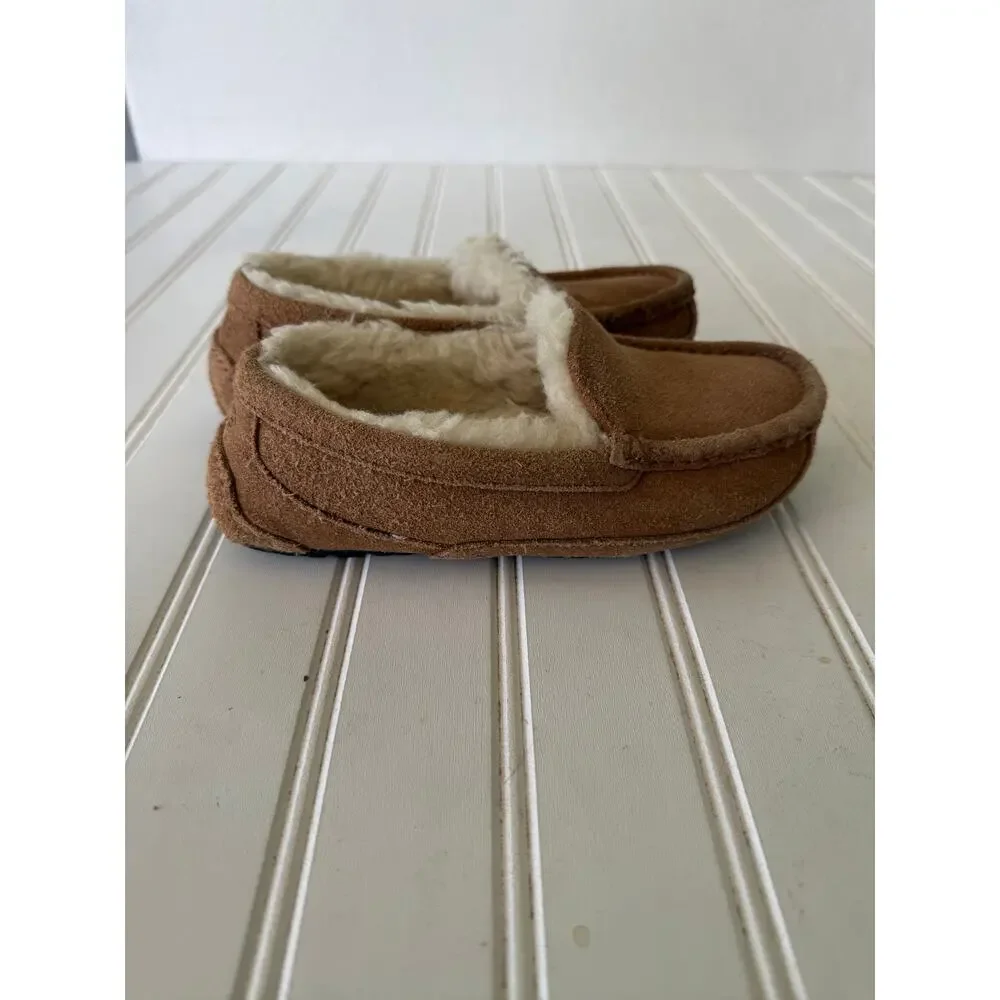 UGG Kids' Ascot Slipper brown shearling slippers size 13 little kids